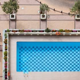 Piscina exterior Hotel ILUNION Fuengirola Piscina exterior Hotel ILUNION Fuengirola