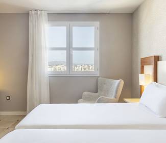 Habitación accesible Hotel ILUNION Fuengirola Habitación accesible Hotel ILUNION Fuengirola