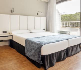 Habitación accesible Hotel Ilunion Caleta Park S'Agaró