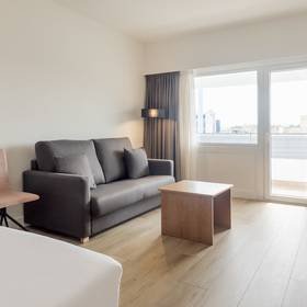 Habitación triple Hotel ILUNION Romareda Zaragoza Habitación triple Hotel ILUNION Romareda Zaragoza