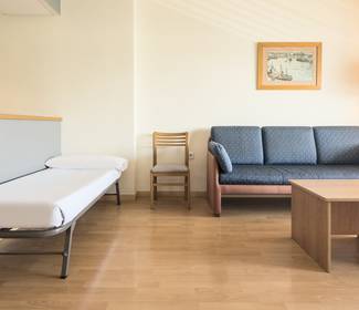 Habitación cuádruple Hotel ILUNION Romareda Zaragoza Habitación cuádruple Hotel ILUNION Romareda Zaragoza