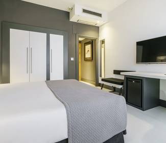 Habitación doble estándar Hotel ILUNION Bilbao Habitación doble estándar Hotel ILUNION Bilbao