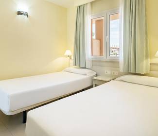 Habitación accesible aparthotel ilunion sancti petri cádiz Habitación accesible aparthotel ilunion sancti petri cádiz