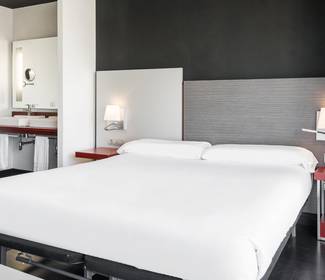 Habitación familiar Hotel ILUNION Atrium Madrid Habitación familiar Hotel ILUNION Atrium Madrid