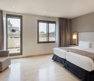 Doble superior con terraza Hotel ILUNION Almirante Barcelona