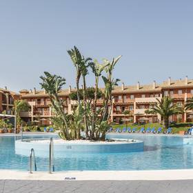 Piscina Aparthotel ILUNION Sancti Petri Cádiz Piscina Aparthotel ILUNION Sancti Petri Cádiz