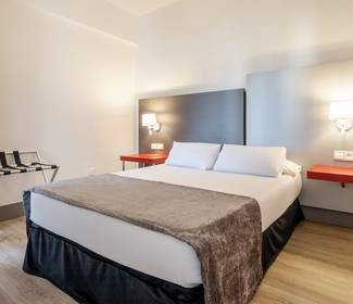 Habitación doble estándar Hotel ILUNION Romareda Zaragoza Habitación doble estándar Hotel ILUNION Romareda Zaragoza
