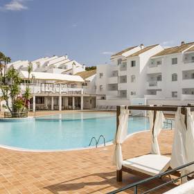 Piscina ilunion menorca Hotel ILUNION Menorca Cala Galdana Piscina ilunion menorca Hotel ILUNION Menorca Cala Galdana