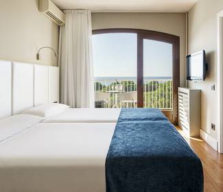Habitación doble vistas mar planta alta Hotel Ilunion Caleta Park S'Agaró