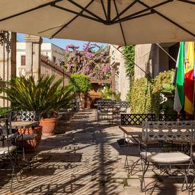 Terraza ilunion mérida palace Hotel ILUNION Mérida Palace Terraza ilunion mérida palace Hotel ILUNION Mérida Palace