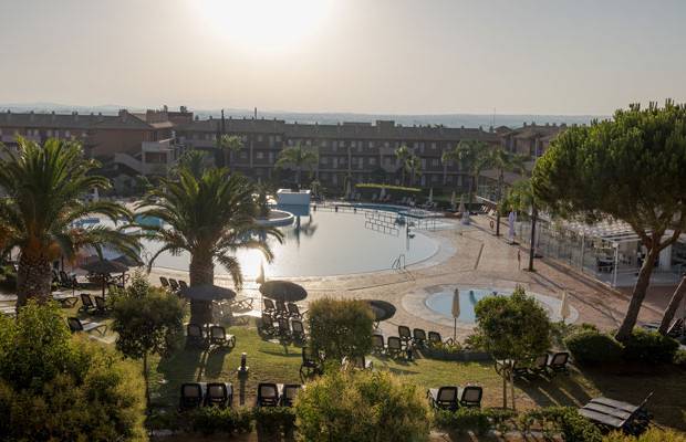 Disfruta del verano a lo grande. Aparthotel ILUNION Sancti Petri Cádiz