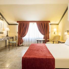 Habitación doble ilunion mérida pala Hotel ILUNION Mérida Palace Habitación doble ilunion mérida pala Hotel ILUNION Mérida Palace