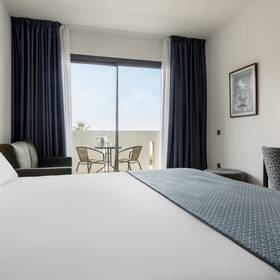 Habitación doble Hotel ILUNION Calas de Conil Conil de la Frontera Habitación doble Hotel ILUNION Calas de Conil Conil de la Frontera