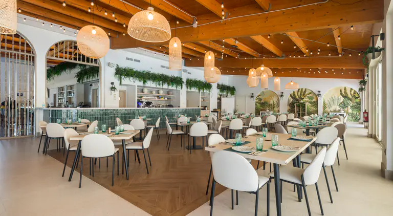 Lien vers la page des services de l’hôtel ILUNION Sancti Petri