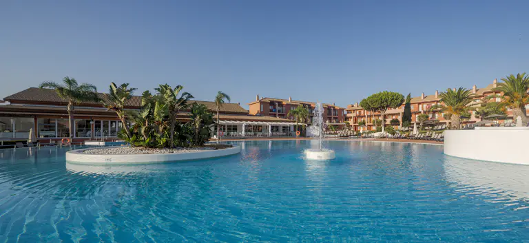 Enlace a la página de servicios del hotel ILUNION Sancti Petri