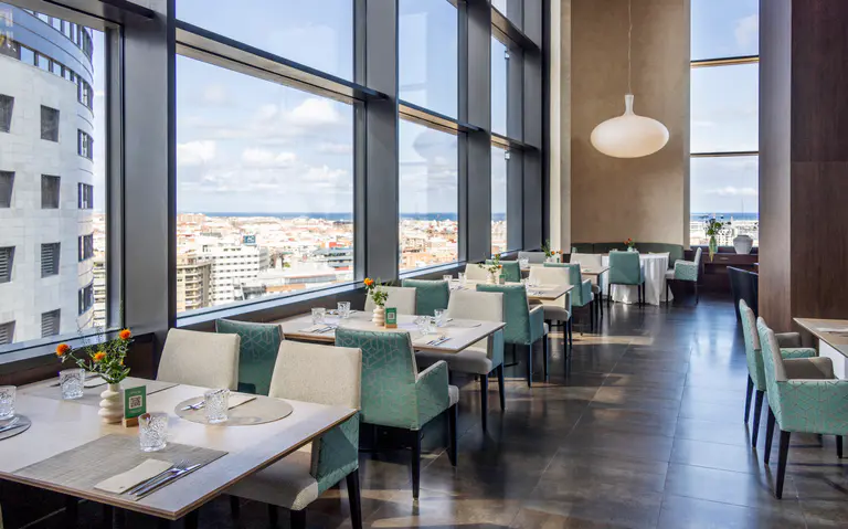 Lien vers la page des services de l’hôtel ILUNION Aqua 4