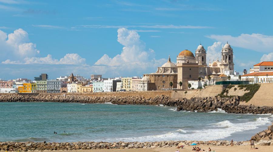 Viaja en el Tiempo: Descubre la Historia de Cádiz desde el Hotel ILUNION Sancti Petri ILUNION Hotels Viaja en el Tiempo: Descubre la Historia de Cádiz desde el Hotel ILUNION Sancti Petri ILUNION Hotels