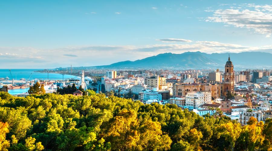Descubre Málaga este agosto: playas, cultura y el confort de ILUNION Hotels ILUNION Hotels Descubre Málaga este agosto: playas, cultura y el confort de ILUNION Hotels ILUNION Hotels