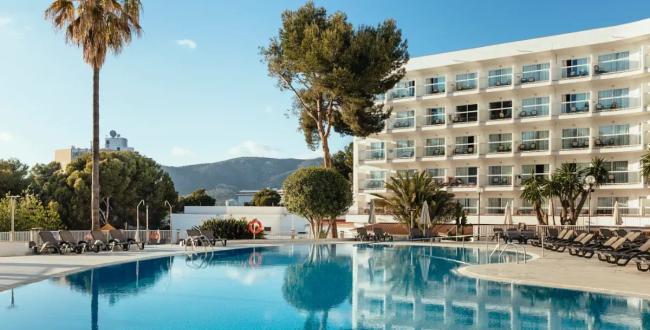 Piscina Hotel ILUNION Palmanova Mallorca Piscina Hotel ILUNION Palmanova Mallorca